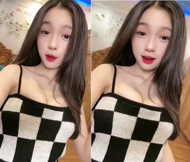 Chịch em áo caro trong phòng tắm
